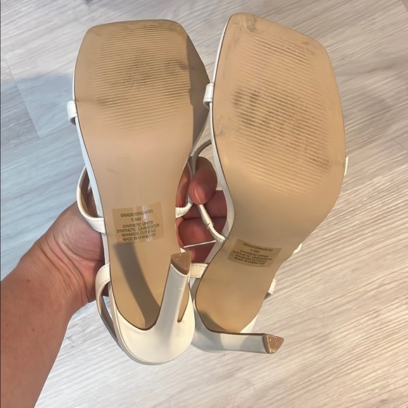Steve Madden Cream Heels Strappy Sandals
Good condition - Picture 4 of 7